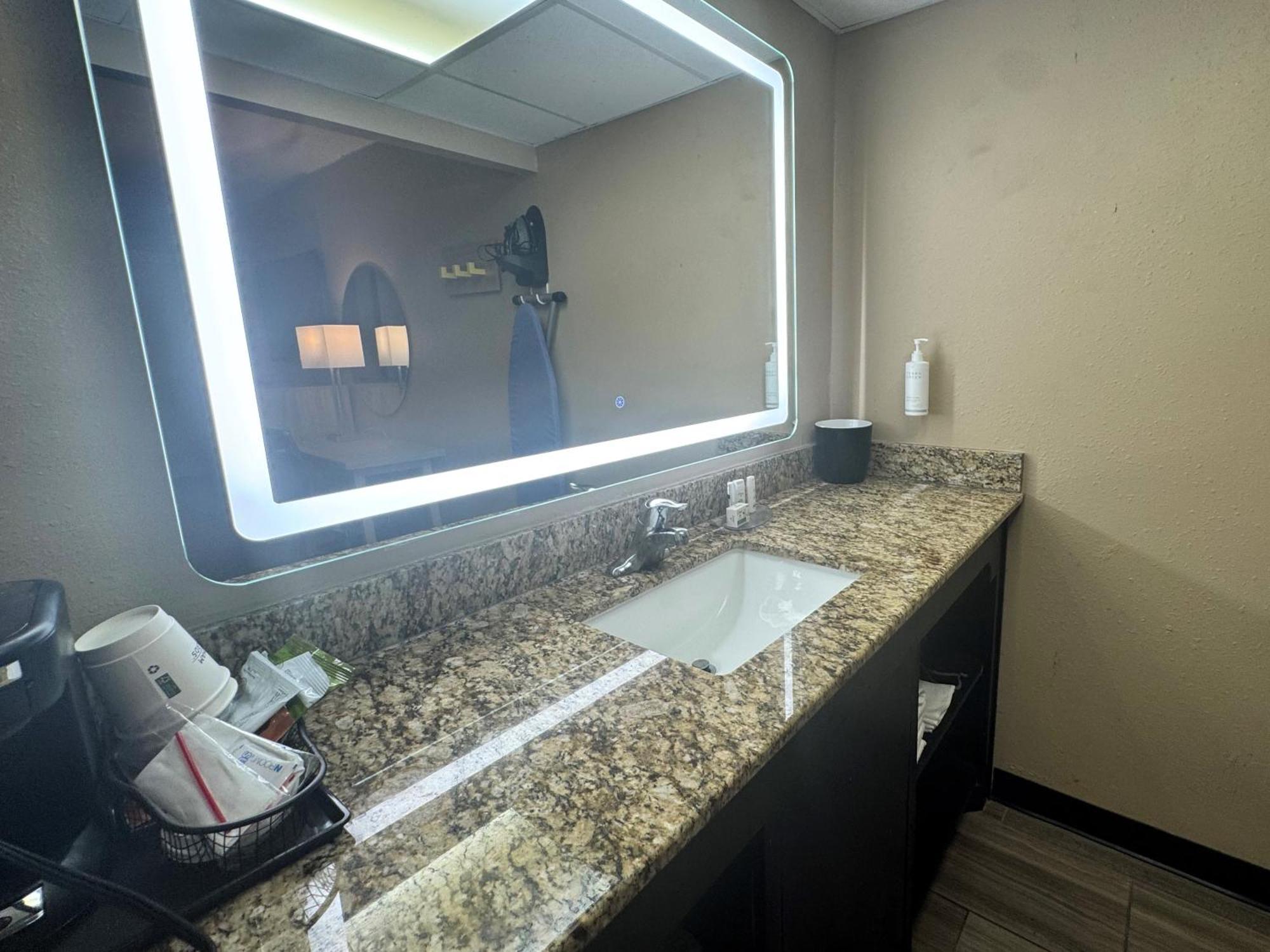 فندق Super 8 By Wyndham Corpus Christi Airport المظهر الخارجي الصورة